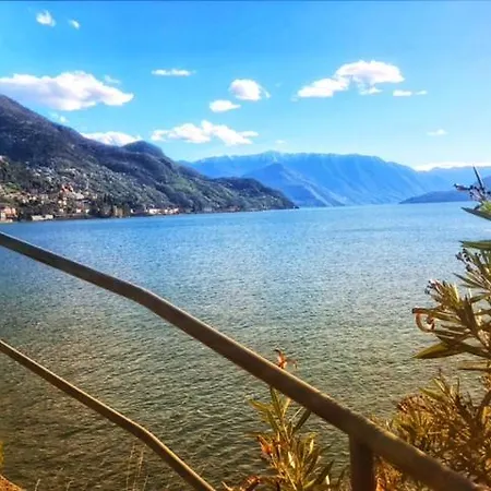 The House On The Shore Tatil Evi