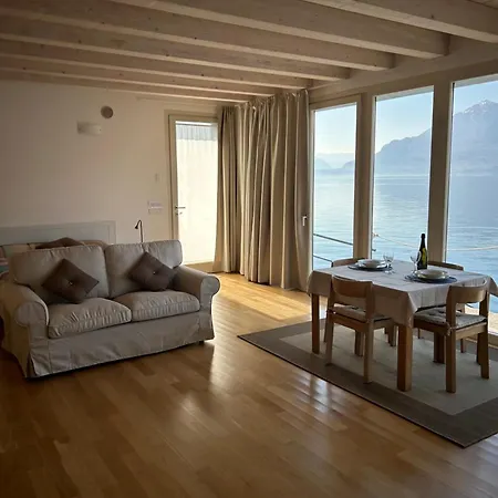 Nyaraló The House On The Shore *